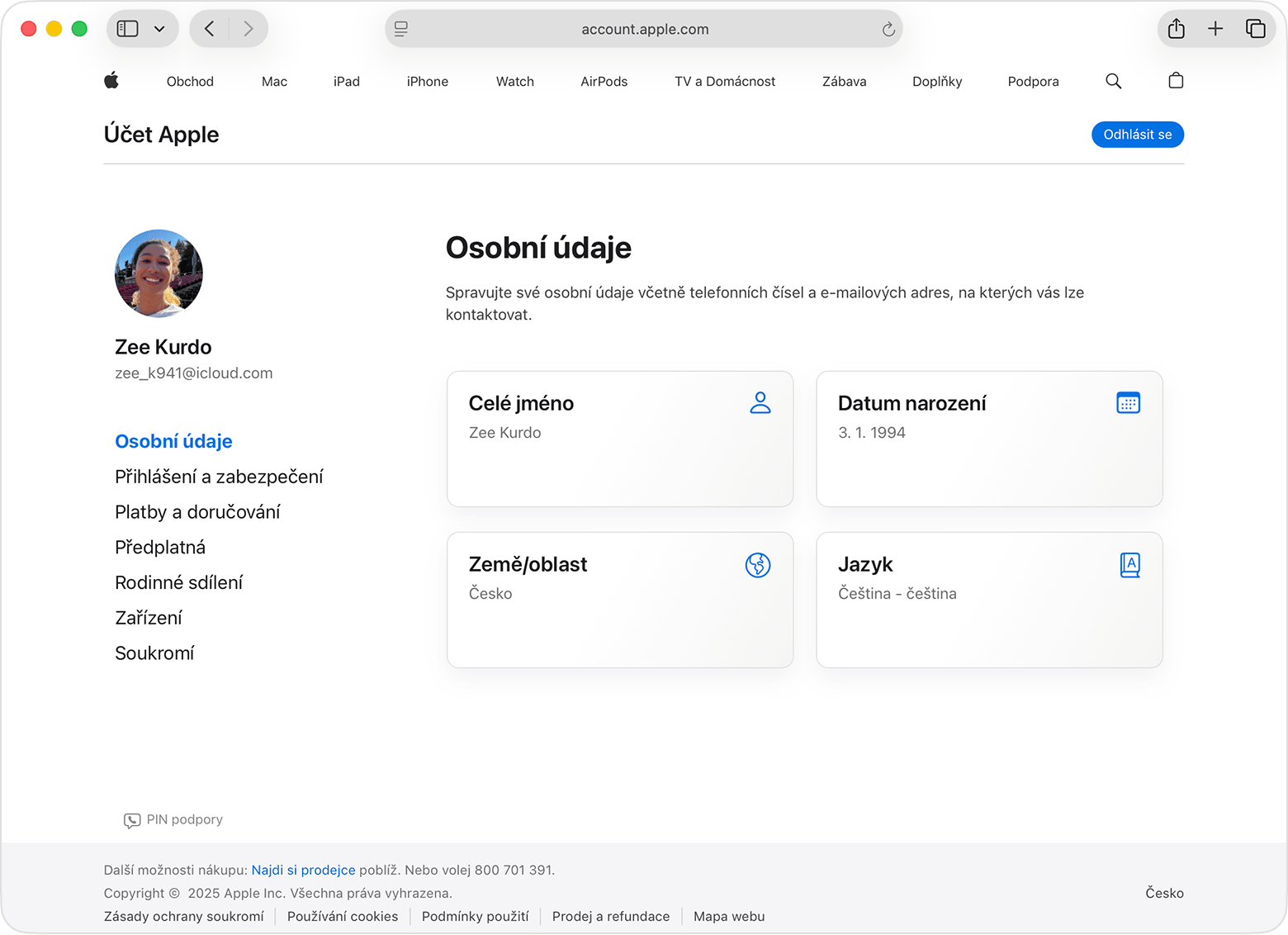 Stránka účtu Apple zobrazující Osobní údaje a Datum narození