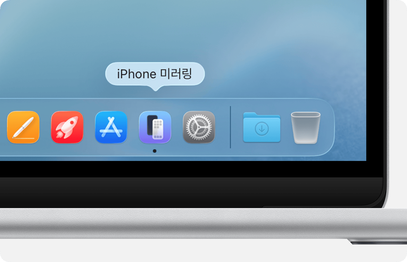 Dock의 iPhone 미러링 앱.