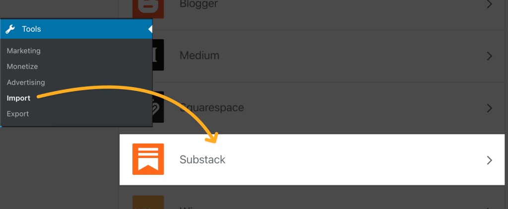 Ein Pfeil, der vom Menüeintrag „Importieren“ unter „Tools“ zum Substack-Importer zeigt.