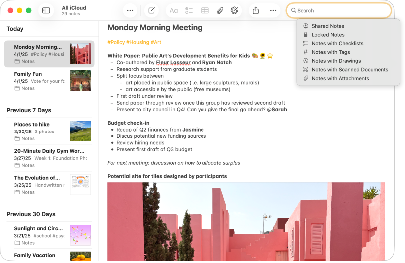 Une fenêtre de l’app Notes sur Mac. L’utilisateur a cliqué sur le bouton Rechercher pour effectuer une recherche dans Notes. Le champ de recherche est vide. Les suggestions de recherche s’affichent avec les options suivantes : Notes partagées, Notes verrouillées, Notes avec listes de pointage, Notes avec tags, Notes avec dessins, Notes avec documents scannés et Notes avec pièces jointes.