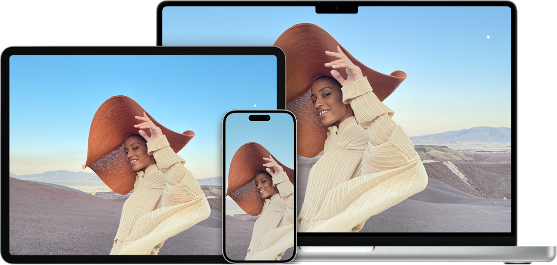 Un iPhone, un iPad et un Mac qui affichent les mêmes photos.