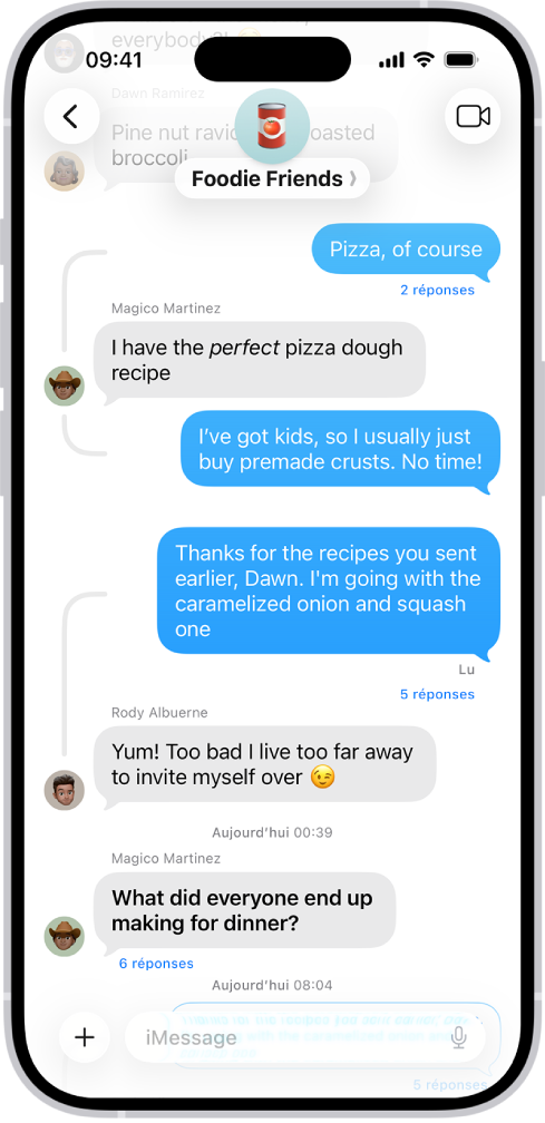 Une conversation de groupe dans Messages.