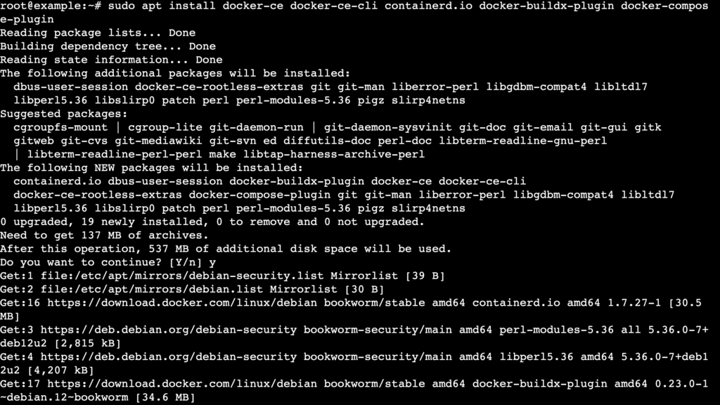 Un output di terminale che mostra il processo di installazione di Docker e di tutti i suoi componenti