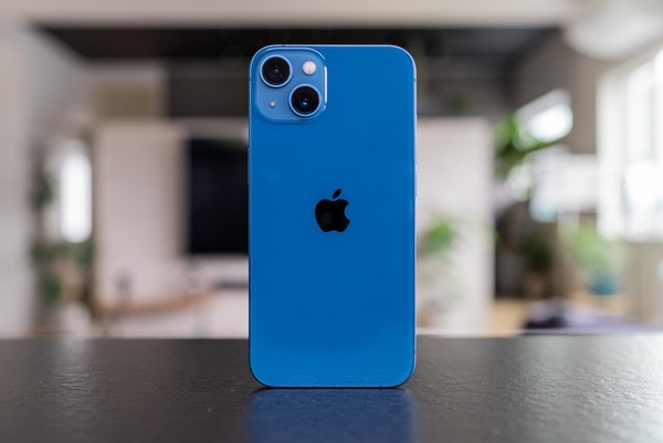 iPhone 13 背面